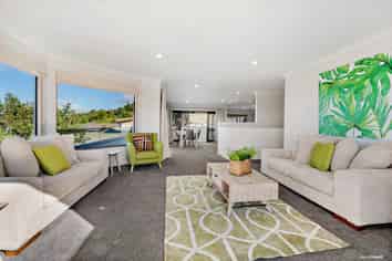 10 Waldorf Crescent, Orewa