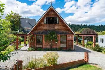 4 Strode Avenue, Naseby