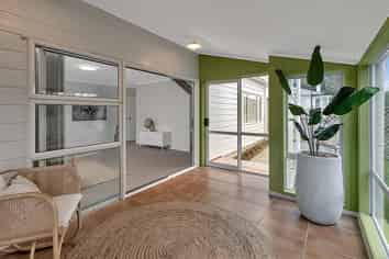 98A Mill Road, Kensington