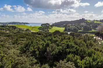 128 Stratford Drive, Cable Bay