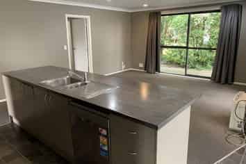 10B Liston Crescent, Hillcrest