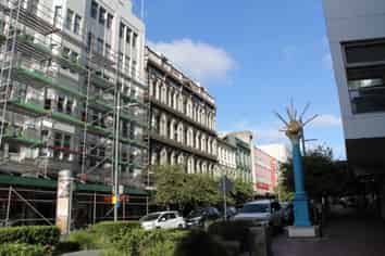 CHARACTER OFFICE SPACE ON LOWER CUBA