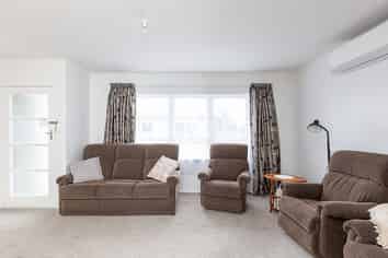 51A Exeter Crescent, Pirimai