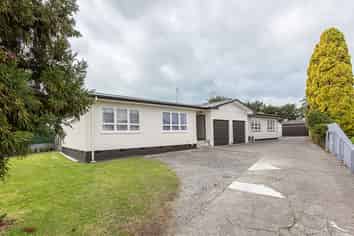 51A Exeter Crescent, Pirimai