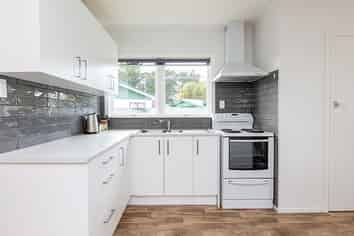 51A Exeter Crescent, Pirimai