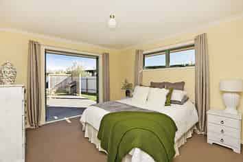 1021 Reka Street, Akina