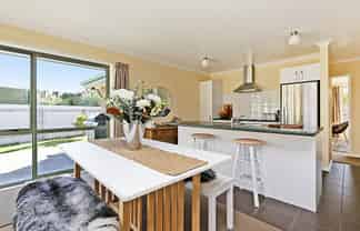 1021 Reka Street, Akina