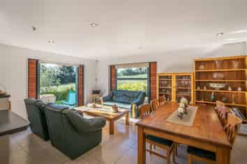 8 Fingal Way, Gulf Harbour