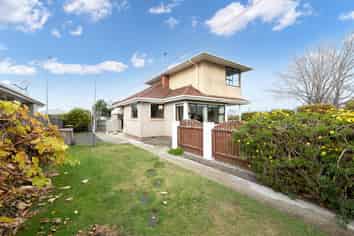 902 Avonside Drive, Avondale