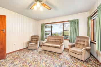 902 Avonside Drive, Avondale