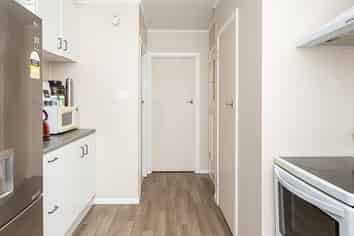 51B Exeter Crescent, Pirimai