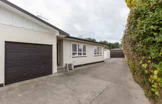 51B Exeter Crescent, Pirimai