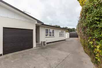 51B Exeter Crescent, Pirimai