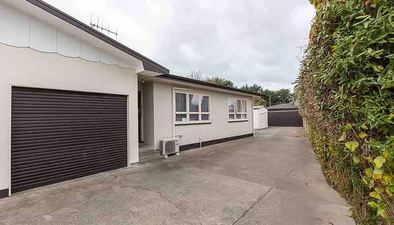 51B Exeter Crescent, Pirimai