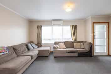 51B Exeter Crescent, Pirimai