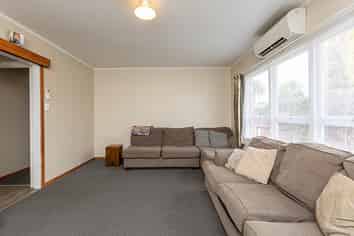 51B Exeter Crescent, Pirimai