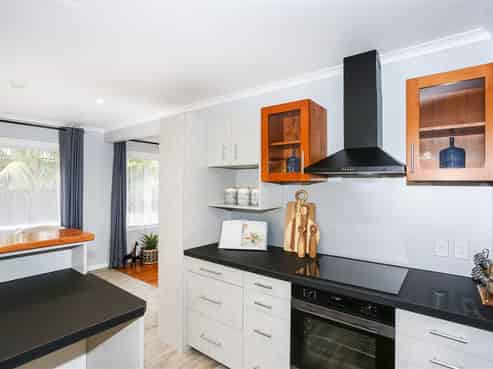 89 Beach Road, Pahurehure