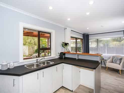 89 Beach Road, Pahurehure