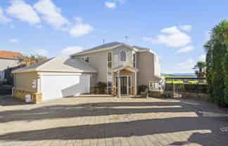 26 West Ridge Drive, Western Heights