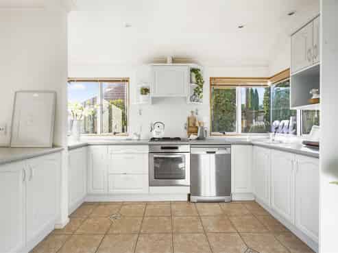 26 West Ridge Drive, Western Heights