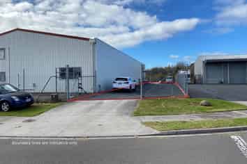 Sealed and fenced yard for the taking