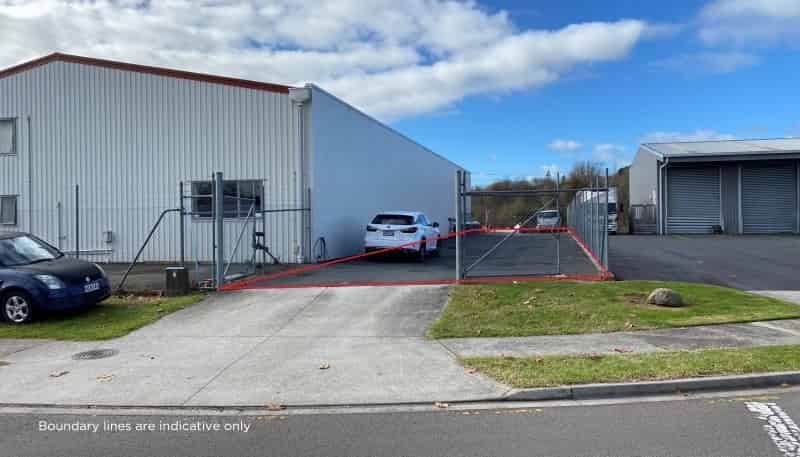 1 Roxanne Place, Poike