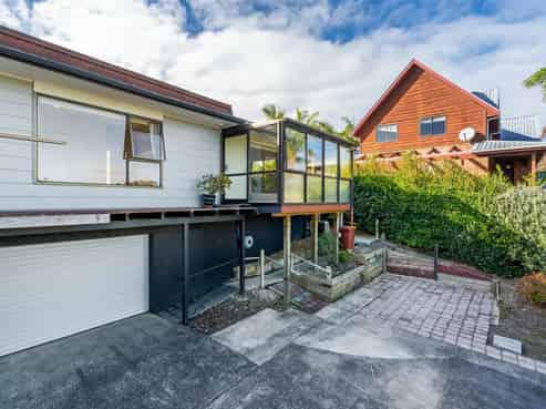 1/2 Orewa Street, Torbay