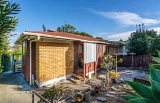 1/2 Orewa Street, Torbay