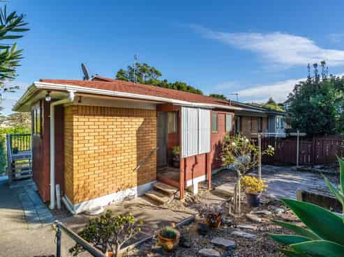 1/2 Orewa Street, Torbay