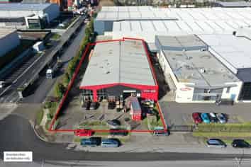 Outstanding Opportunity on Oak Road