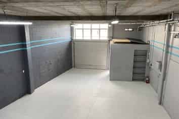 Ideal Tradesmen / Storage Unit!