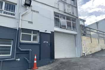 Ideal Tradesmen / Storage Unit!