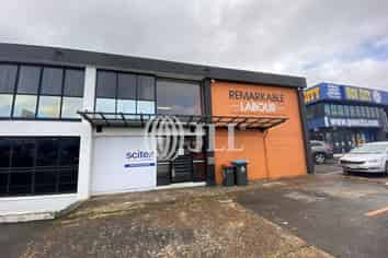 74sqm Office with 4 car parks