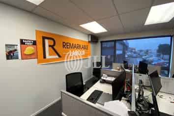 74sqm Office with 4 car parks