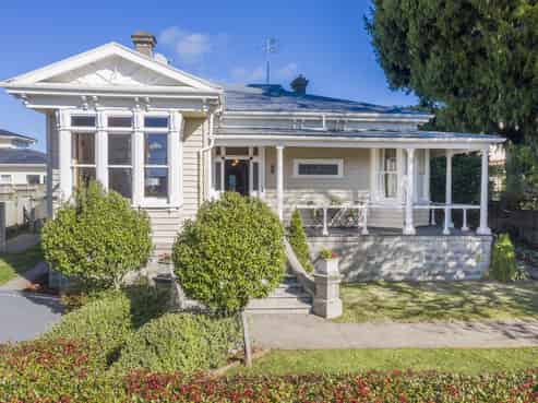 25 Claude Road, Epsom