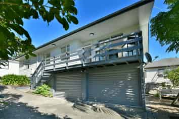 2/30 Alexander Avenue, Torbay