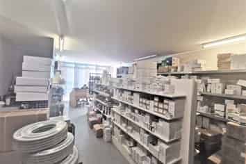 Sharp Albany Industrial Unit - 222m²