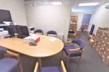 Sharp Albany Industrial Unit - 222m²