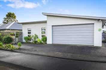 28 Cataldo Mews, Avalon
