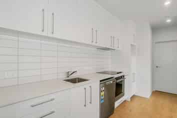 G01/165 Lake Road, Northcote