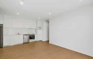 G01/165 Lake Road, Northcote