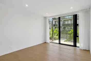 G01/165 Lake Road, Northcote