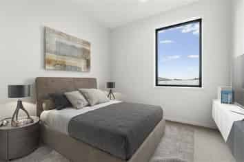 G01/165 Lake Road, Northcote