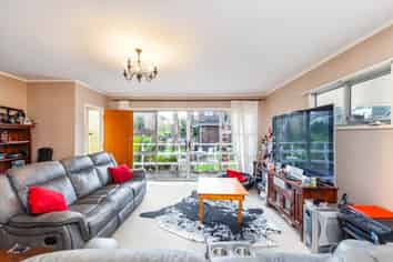 666 Beach Road, Browns Bay