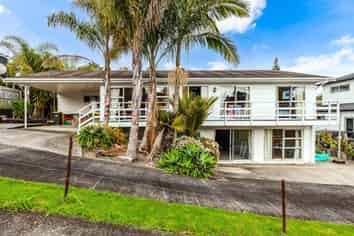 666 Beach Road, Browns Bay