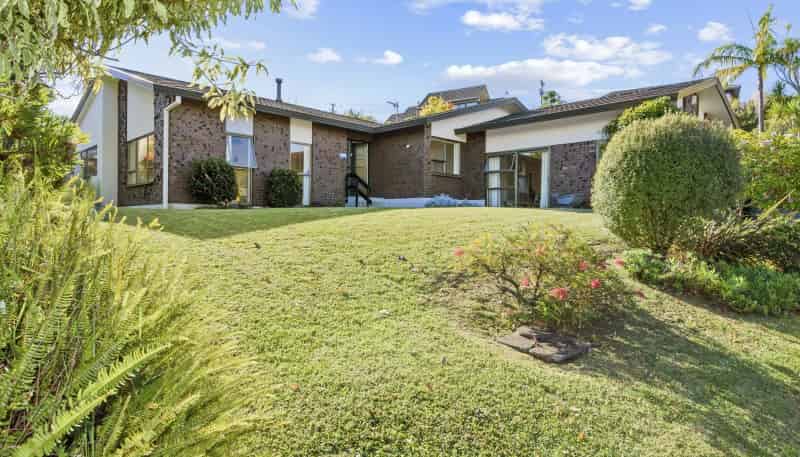 17a Amante Crescent, Mairangi Bay