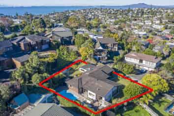 17a Amante Crescent, Mairangi Bay