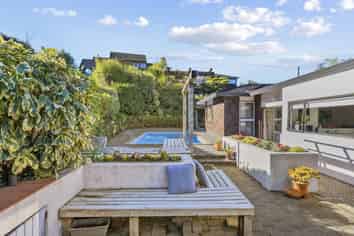 17a Amante Crescent, Mairangi Bay