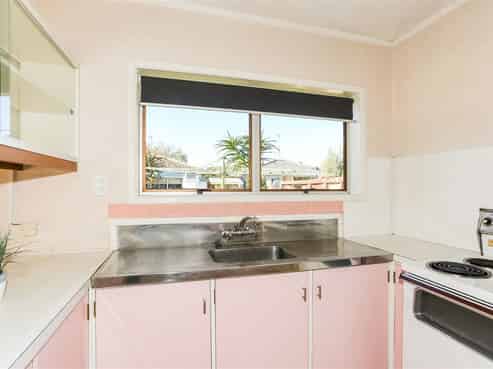 2/42 Trentham Road, Papakura