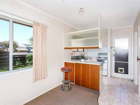 2/42 Trentham Road, Papakura